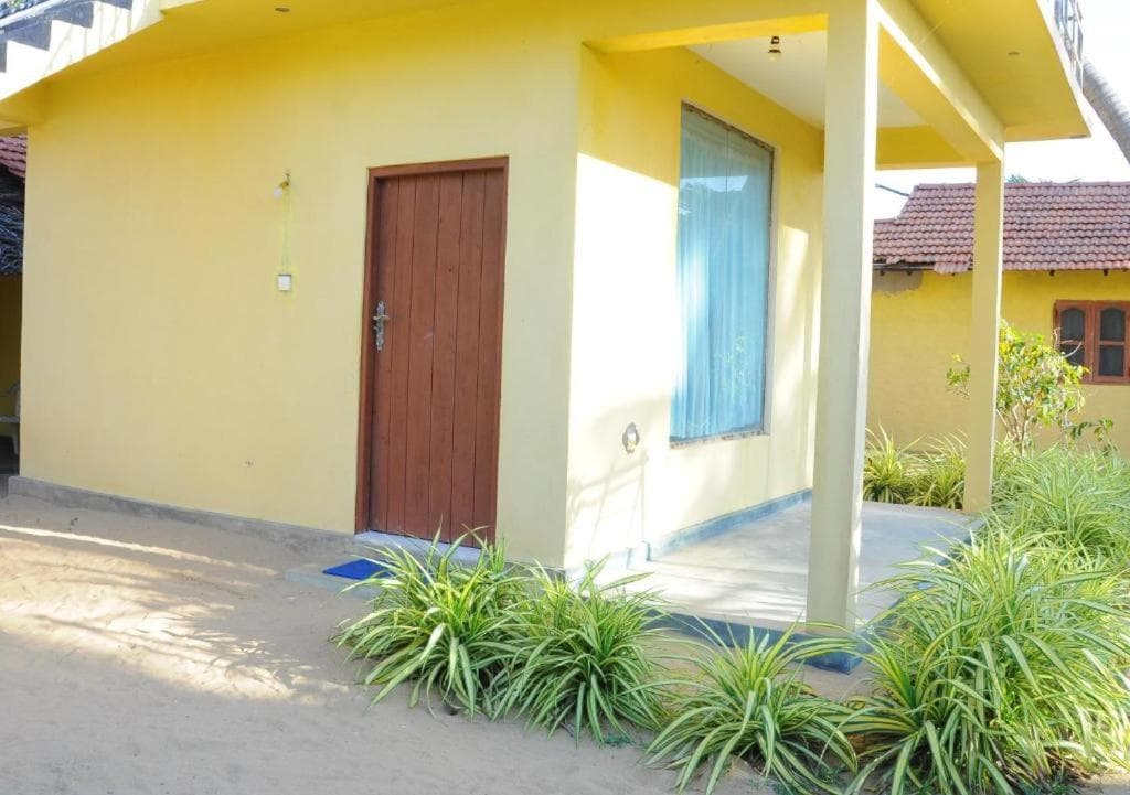 Deluxe Double Room with Balcony & Sea View thumbnail 2